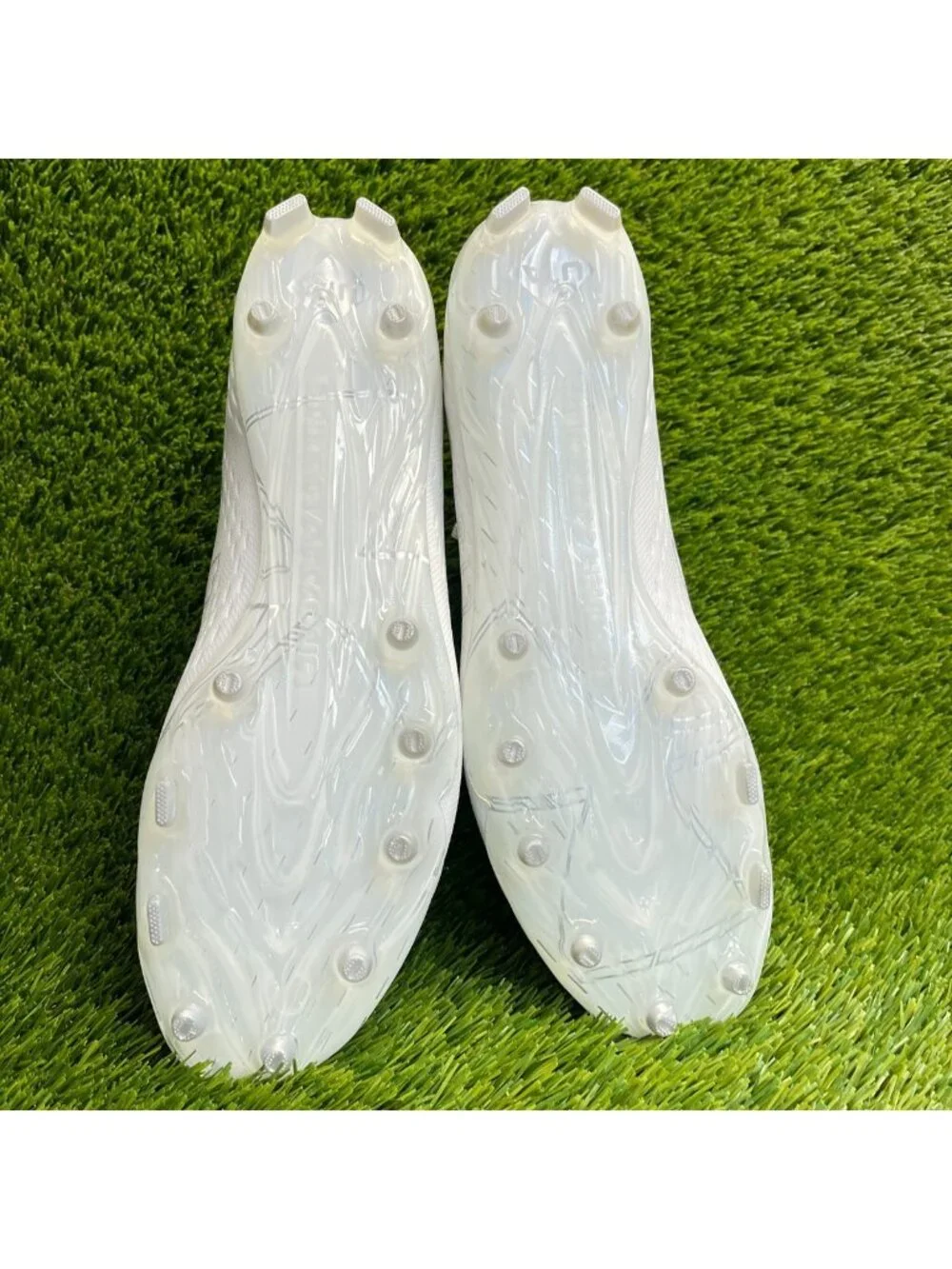 Under Armour Spotlight Lux MC 2.0 Mens Size 11 White Running Football Cleats